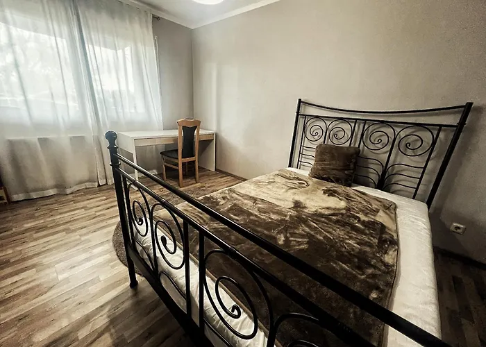 2-zimmer Ferienwohnung, Monteurzimmer! 20 Min Zum Cgn Flughafen. Apartmán Lohmar